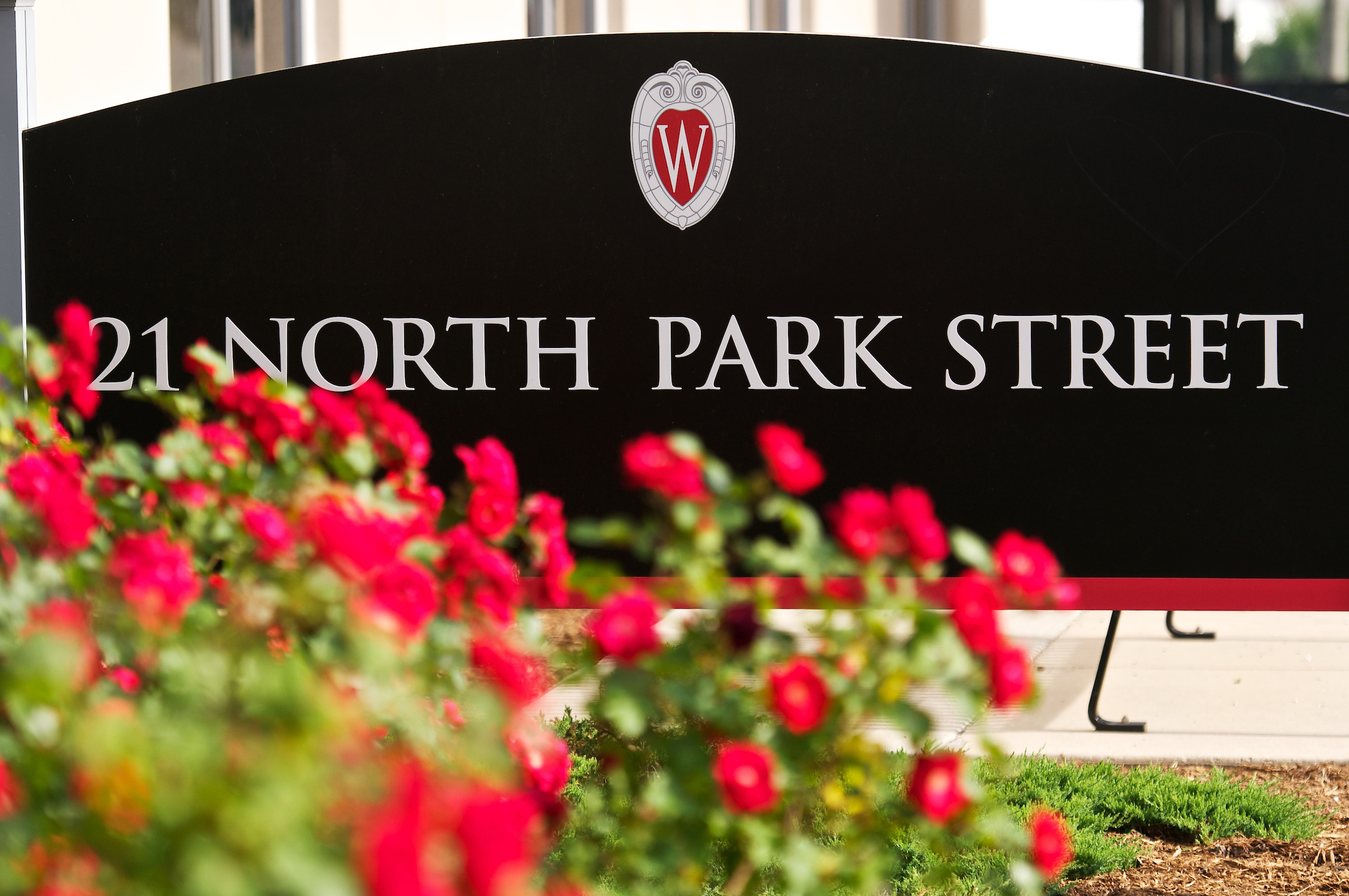 building sign for 21 n park